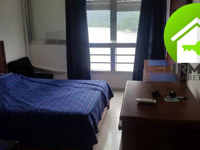 #72 - Apartamento para Venda em São Vicente - SP