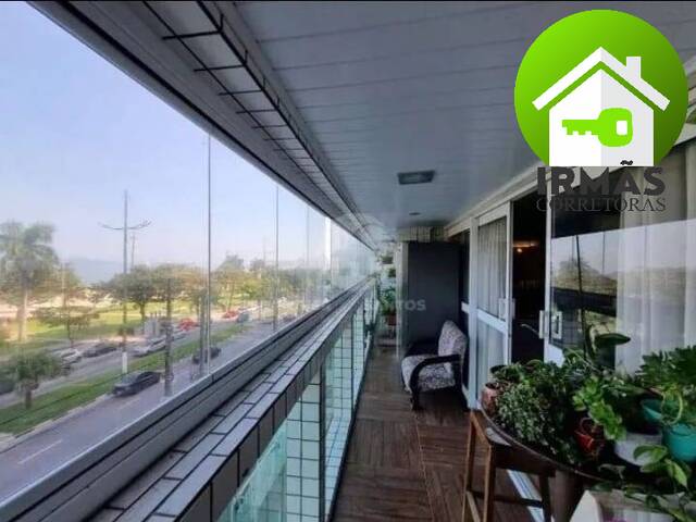 Apartamento para Venda em Santos - 2