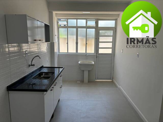 #253 - Apartamento para Venda em Santos - SP
